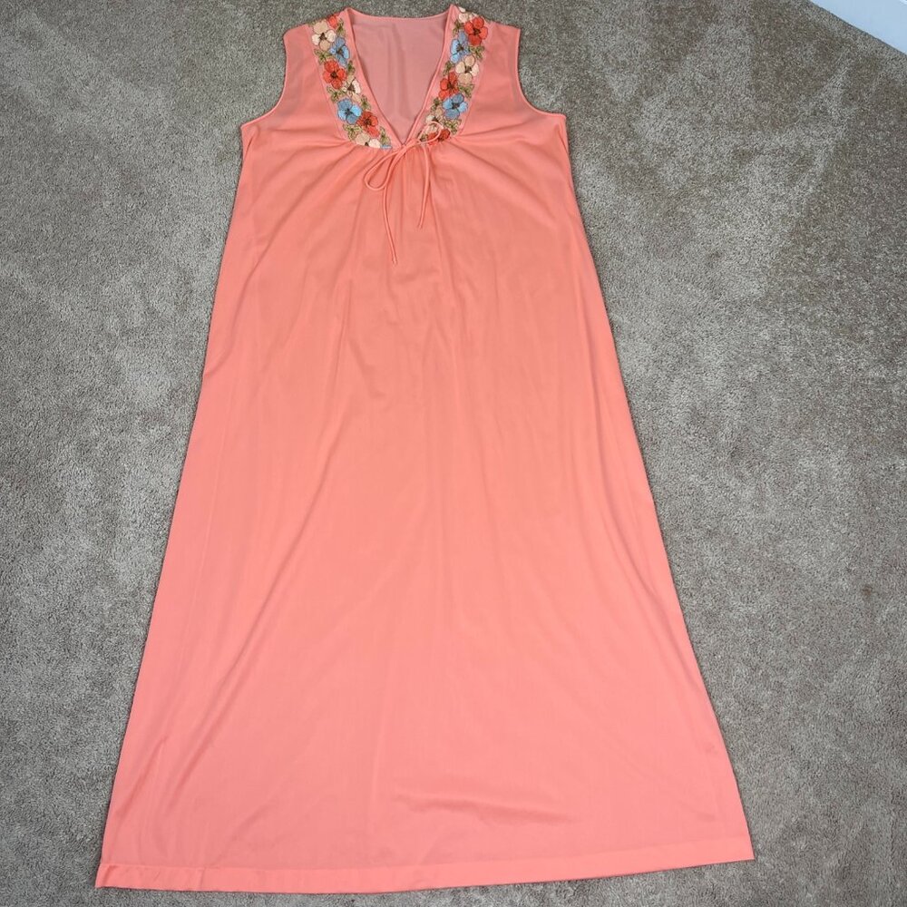 Vintage 1960s Nightgown Womens L Coral Embroidered Floral Mod Babydoll Flowy